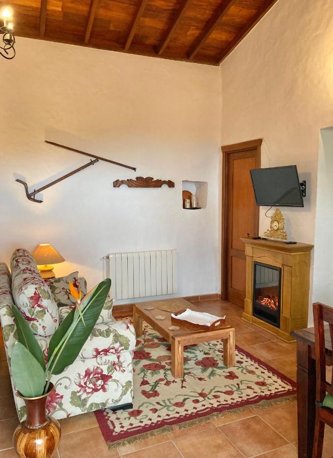 Bella Doramas Casas Rurales Panchita & Millo Moya  Extérieur photo